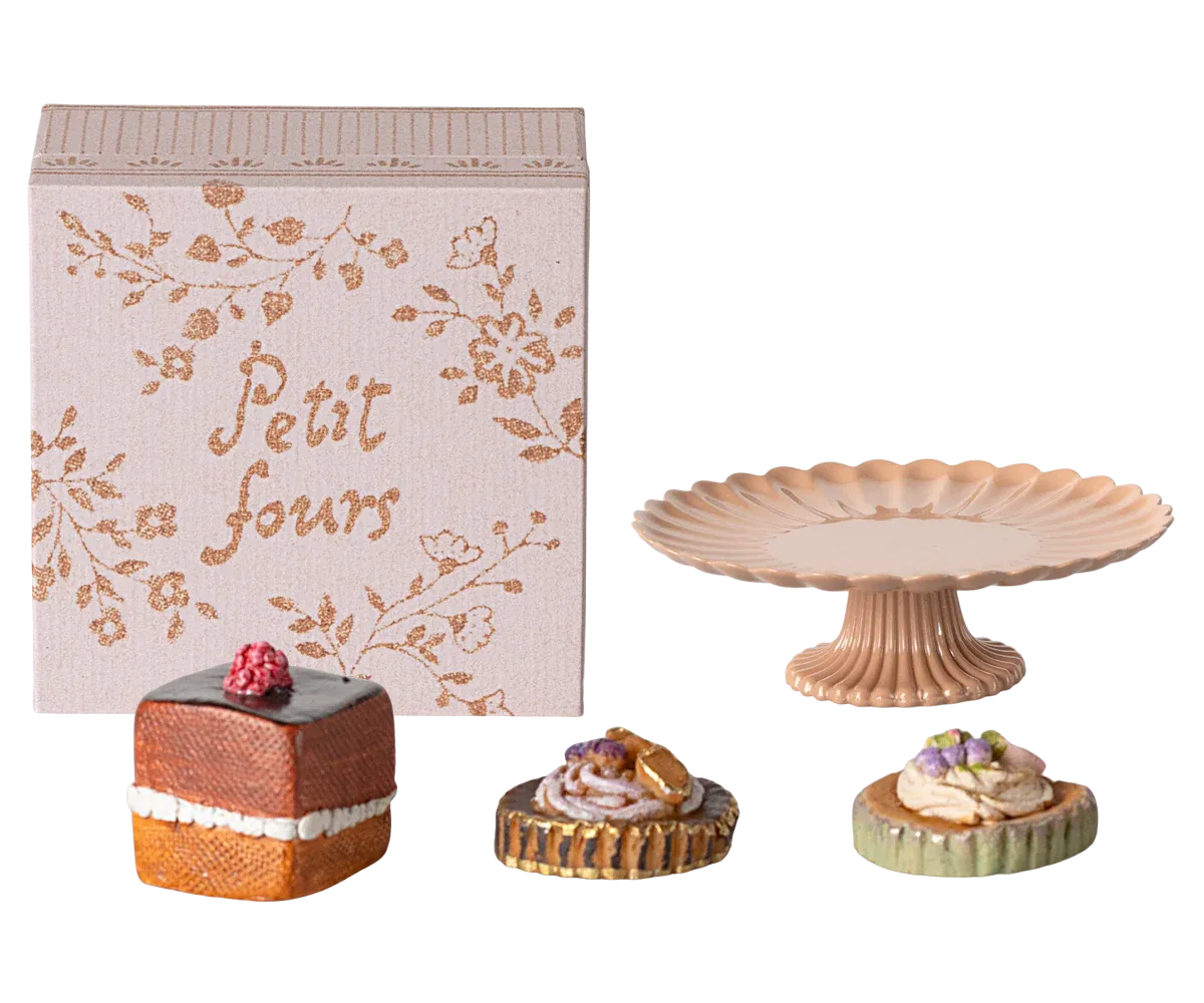 Maileg Petit Fours Cakes and Cake Stand Mini FW24 NEW ARRIVAL