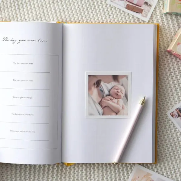 Truly Amor Bebé Baby Book With Keepsake Box And Pen - Ivory