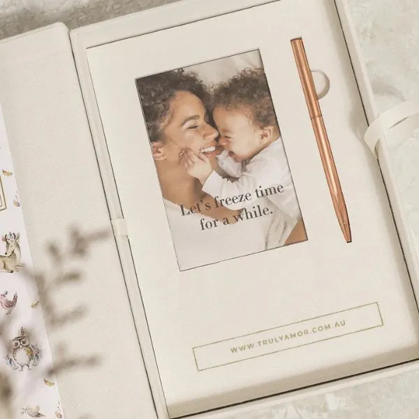 Truly Amor Bebé Baby Book With Keepsake Box And Pen - Ivory